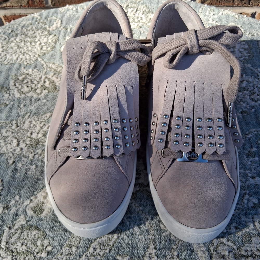 NEW MICHAEL Michael Kors Keaton Kiltie Sneakers Sz.6 Boho Casual Fringe - Picture 2 of 14